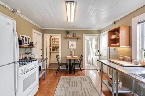 195 Cinnabar Avenue Petaluma CA 94952