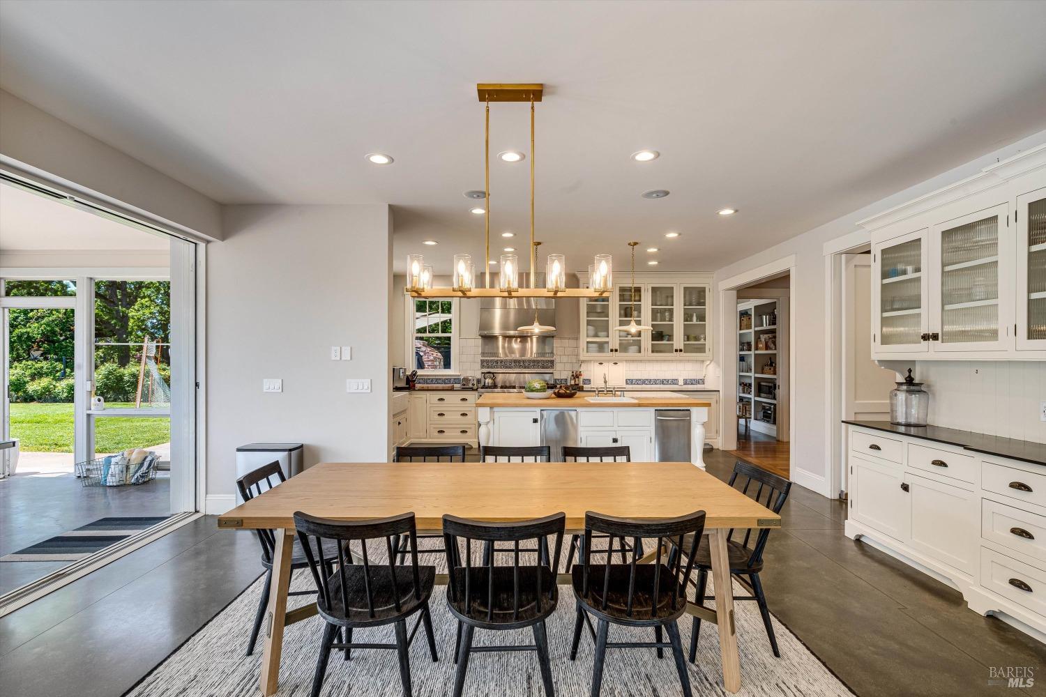 1079 Hedgeside Avenue Napa CA 94558