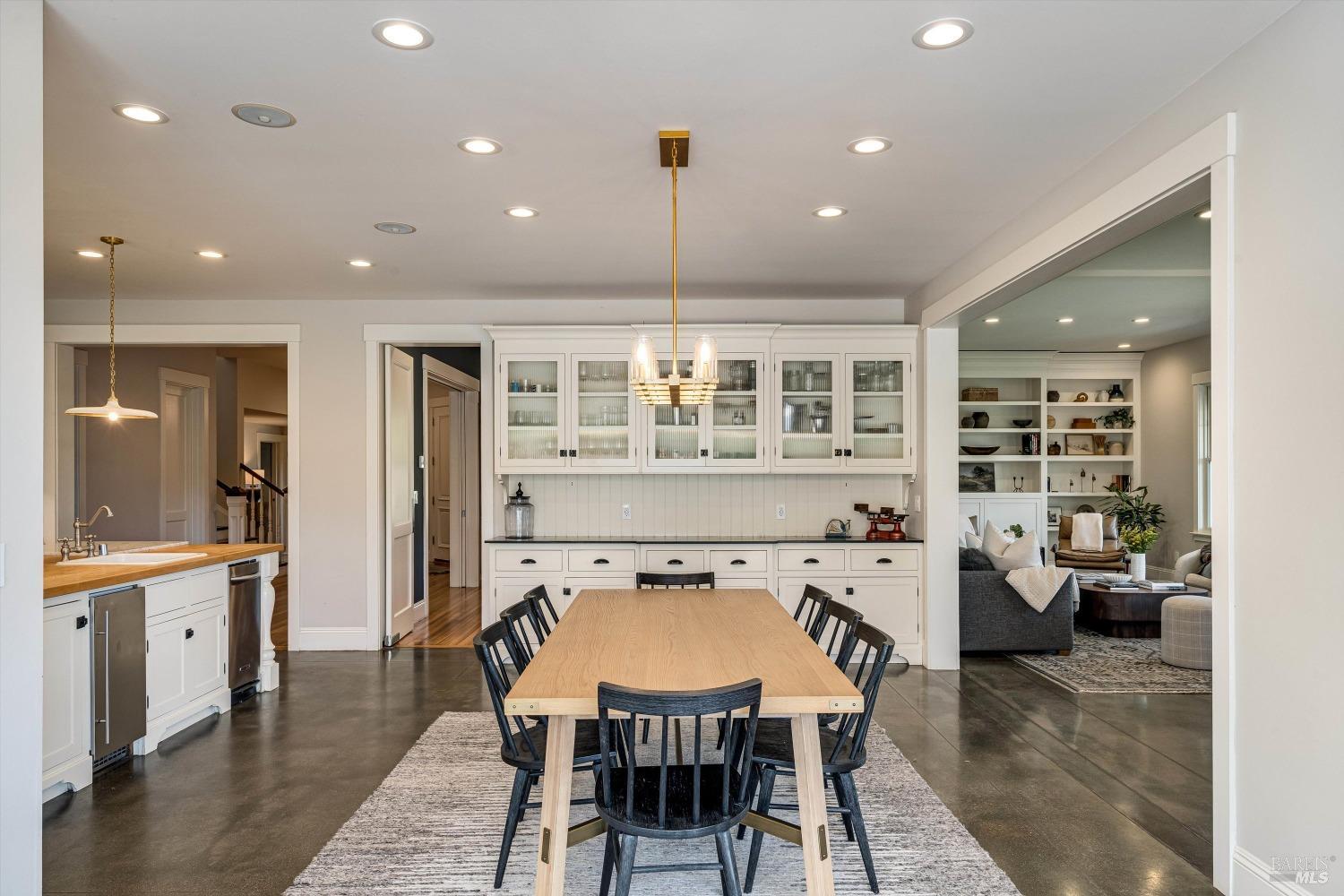 1079 Hedgeside Avenue Napa CA 94558