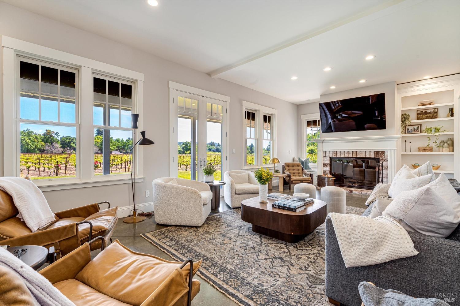 1079 Hedgeside Avenue Napa CA 94558