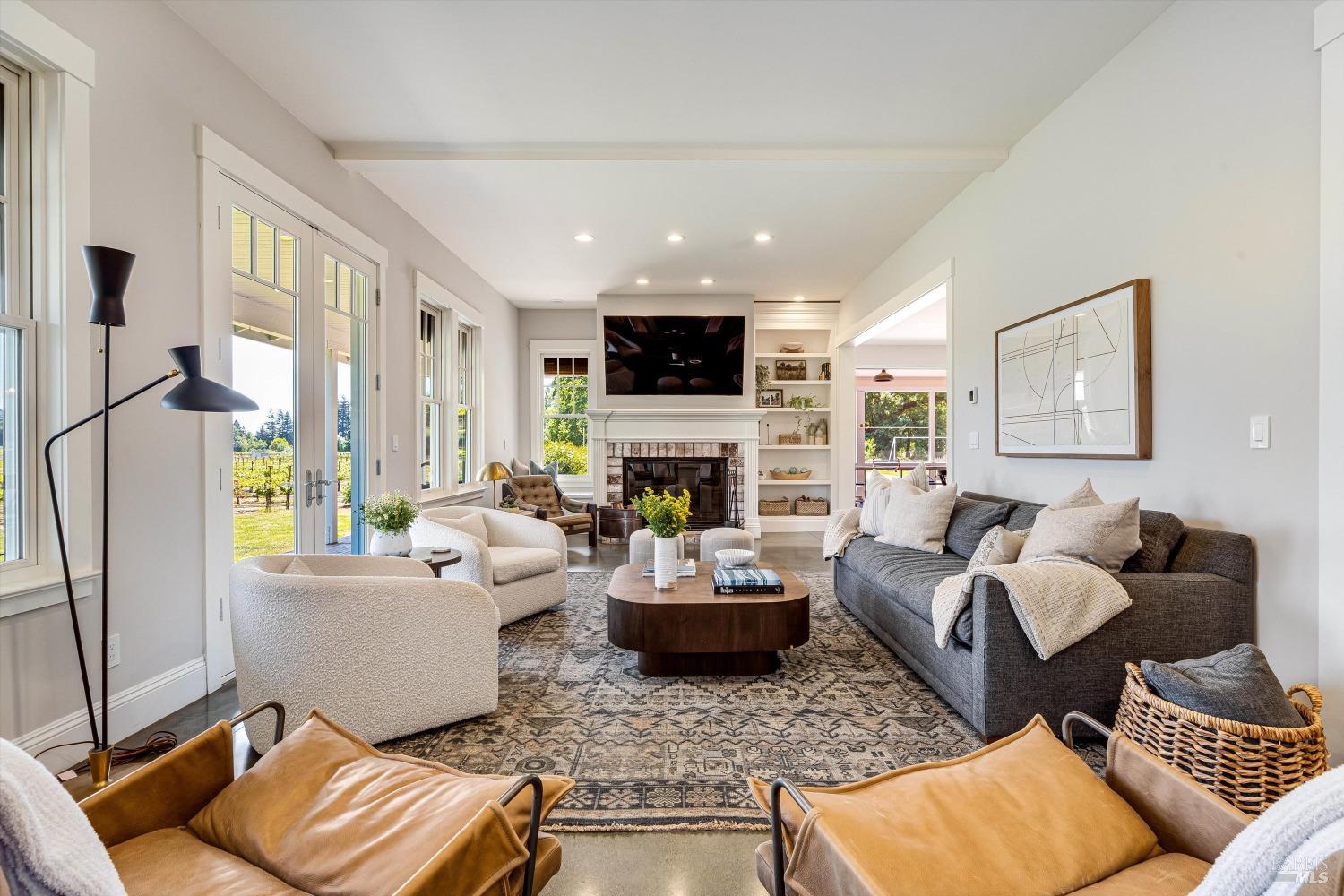 1079 Hedgeside Avenue Napa CA 94558