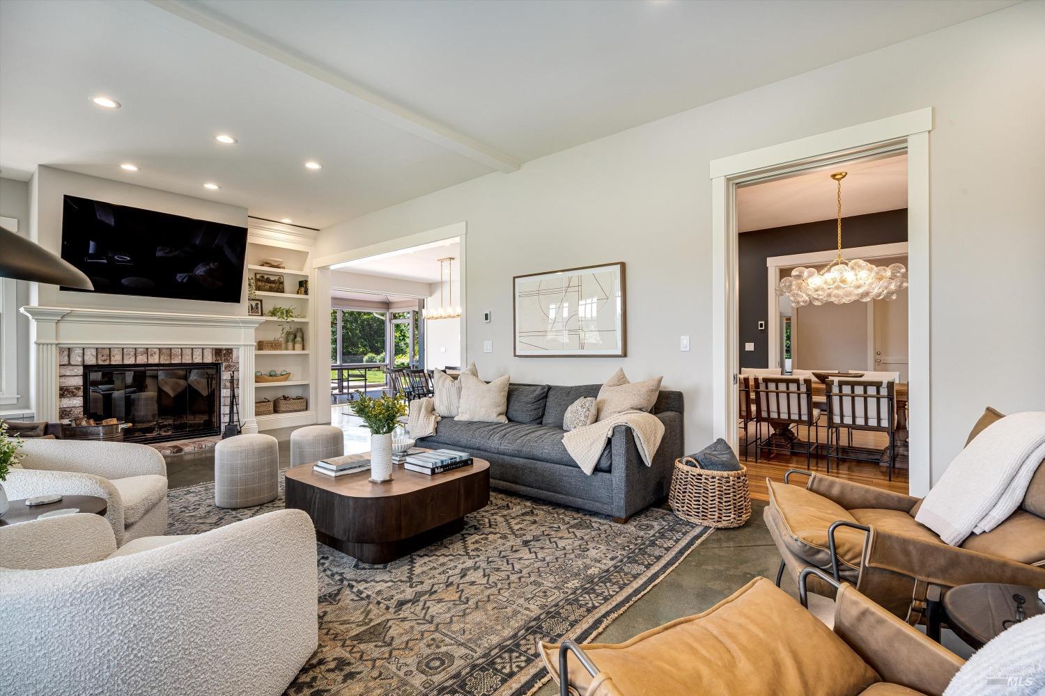 1079 Hedgeside Avenue Napa CA 94558