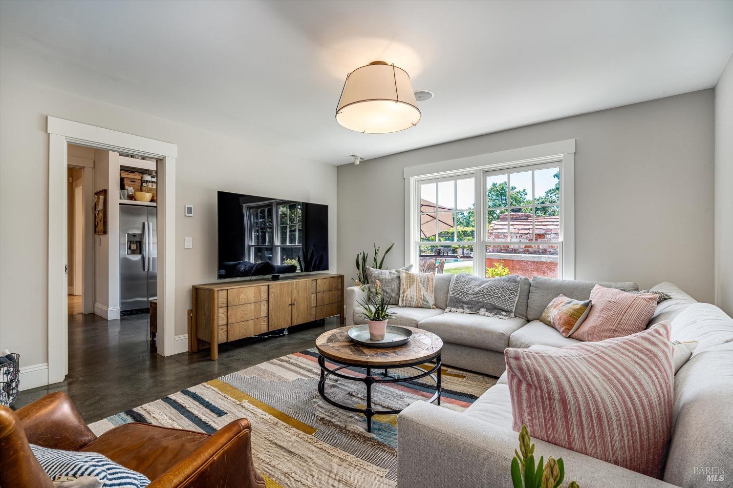 1079 Hedgeside Avenue Napa CA 94558