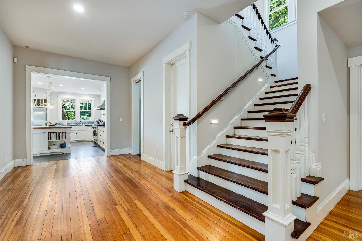 1079 Hedgeside Avenue Napa CA 94558