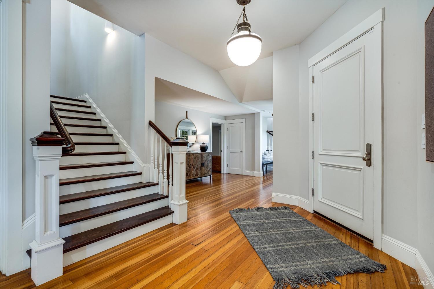 1079 Hedgeside Avenue Napa CA 94558