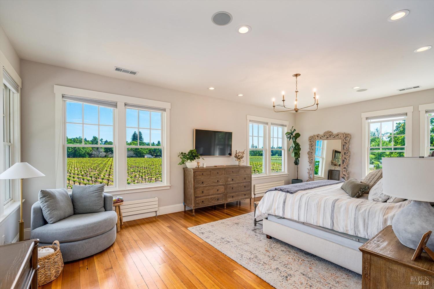 1079 Hedgeside Avenue Napa CA 94558