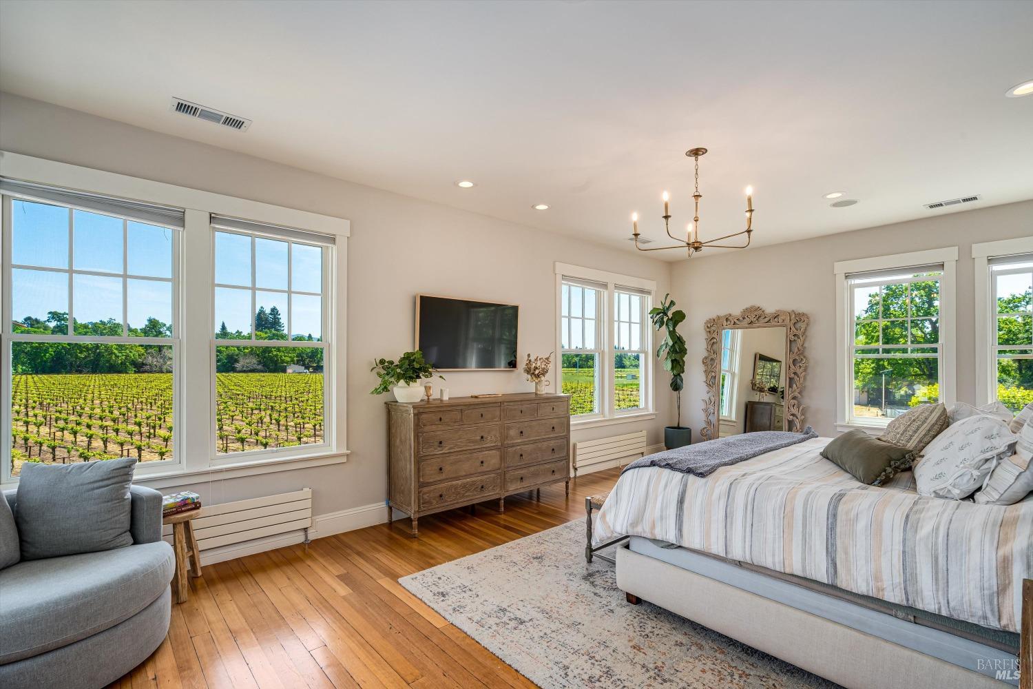 1079 Hedgeside Avenue Napa CA 94558
