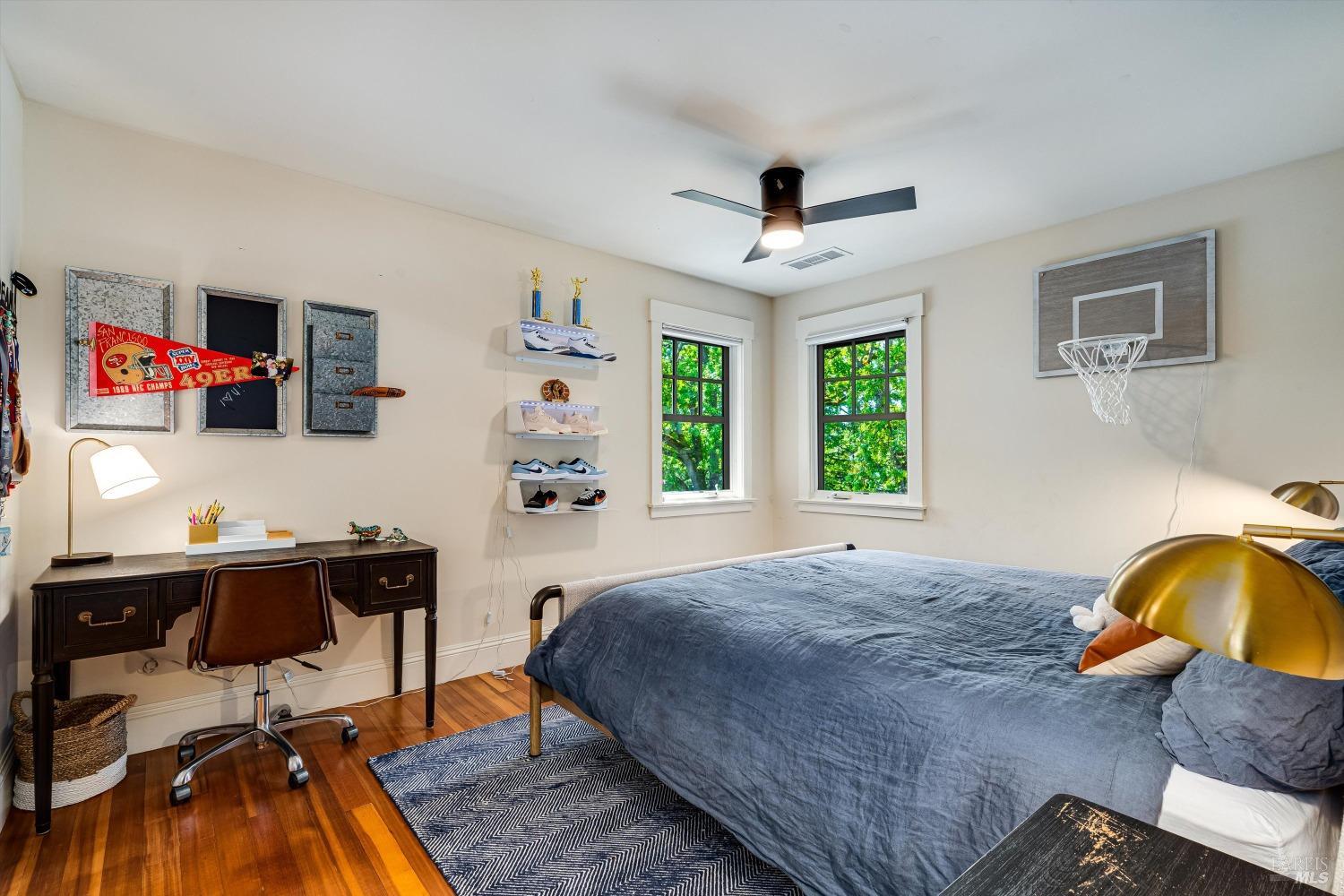 1079 Hedgeside Avenue Napa CA 94558