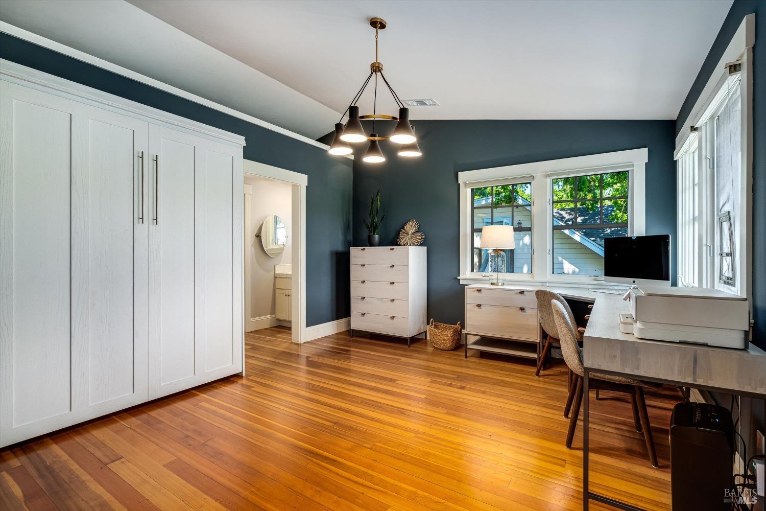 1079 Hedgeside Avenue Napa CA 94558