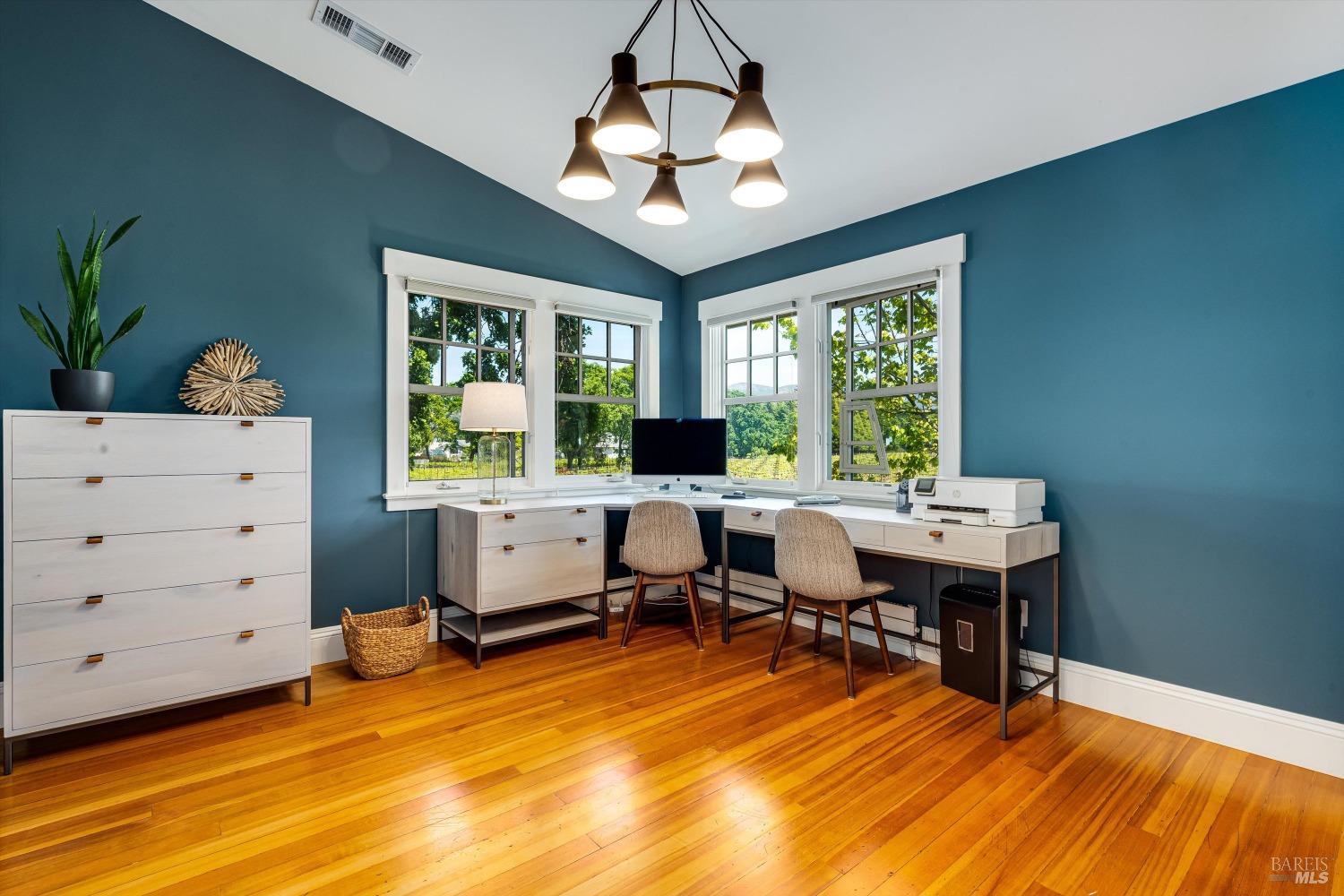 1079 Hedgeside Avenue Napa CA 94558