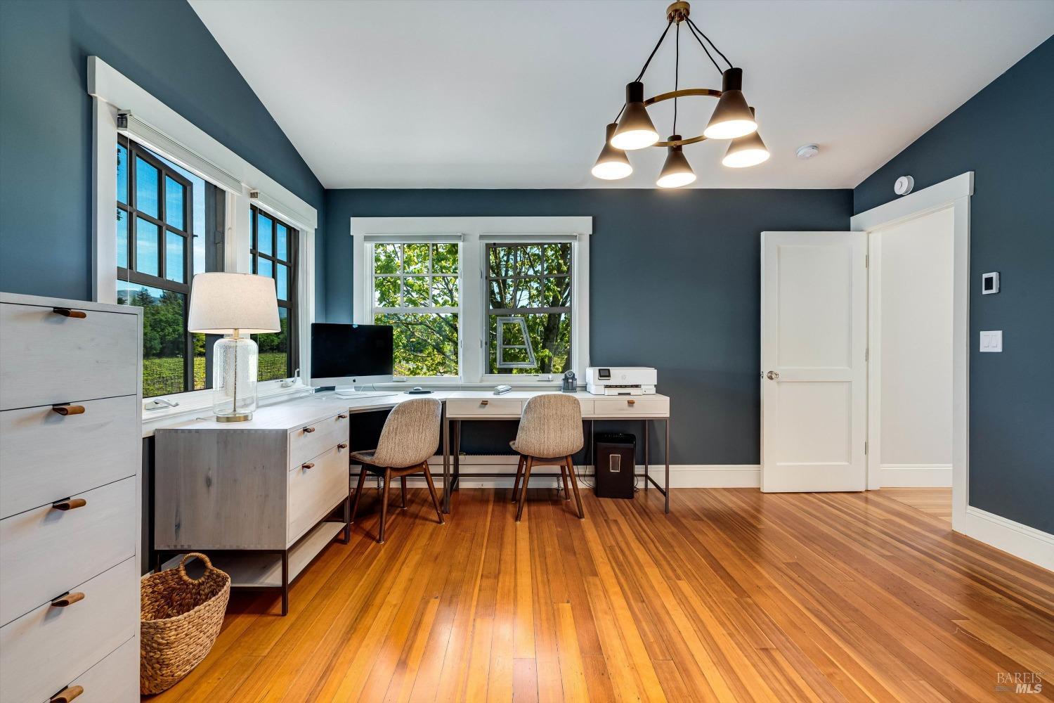 1079 Hedgeside Avenue Napa CA 94558