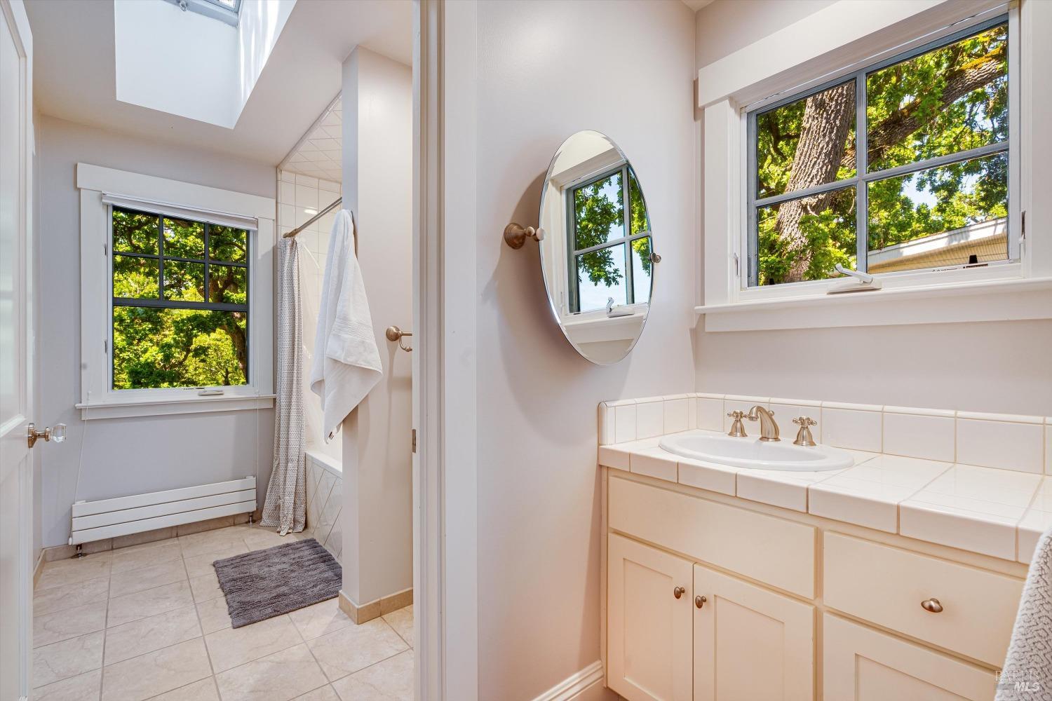 1079 Hedgeside Avenue Napa CA 94558