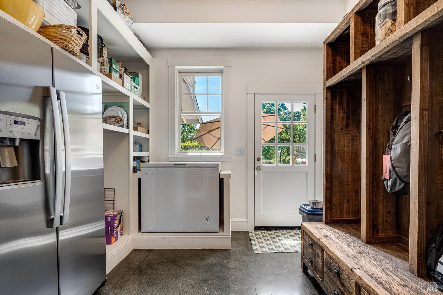 1079 Hedgeside Avenue Napa CA 94558