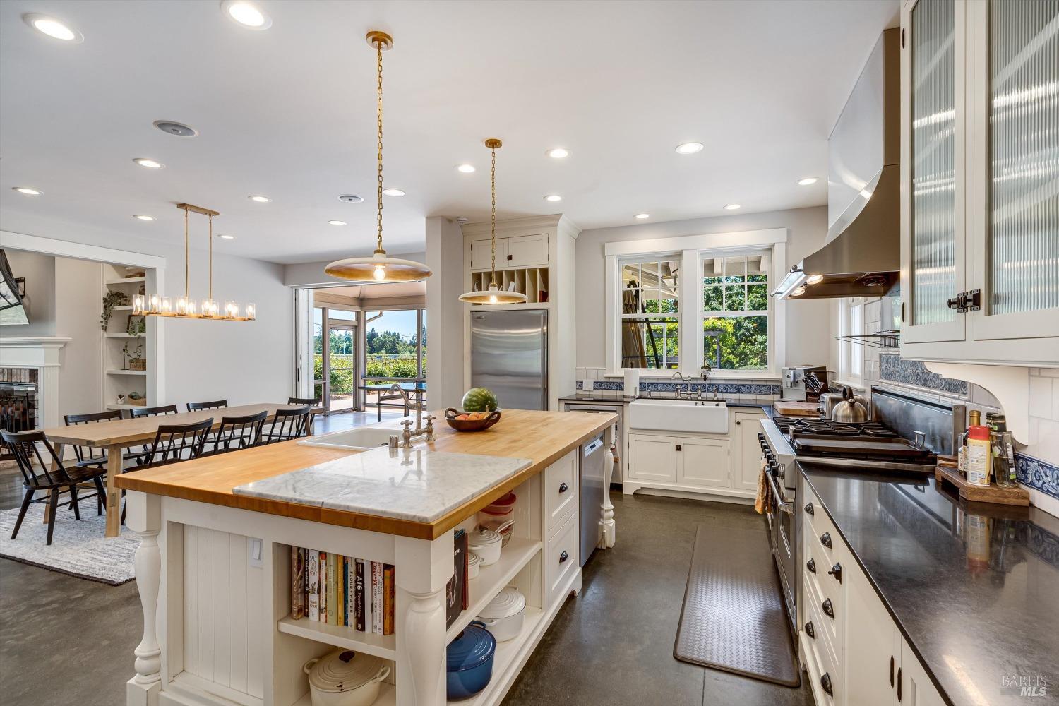 1079 Hedgeside Avenue Napa CA 94558