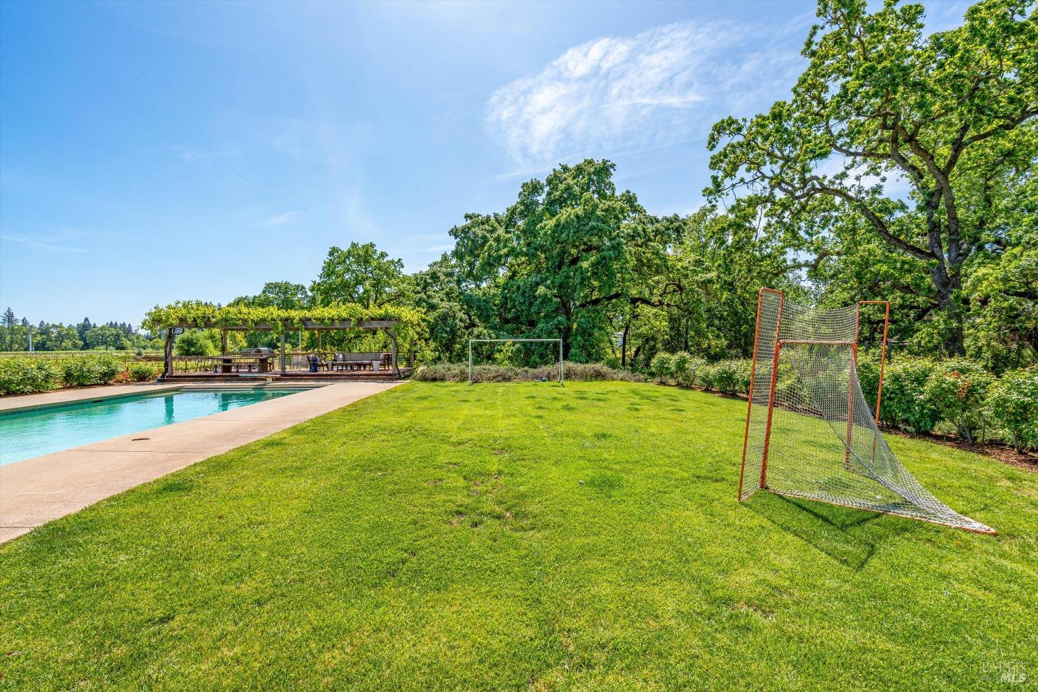 1079 Hedgeside Avenue Napa CA 94558