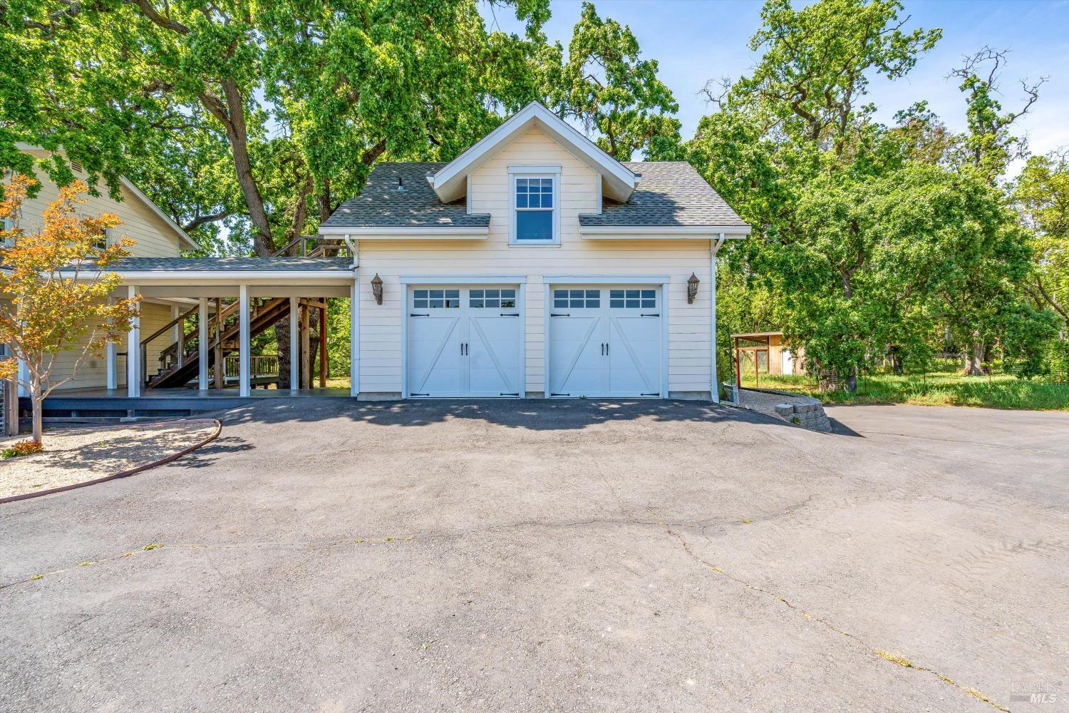 1079 Hedgeside Avenue Napa CA 94558