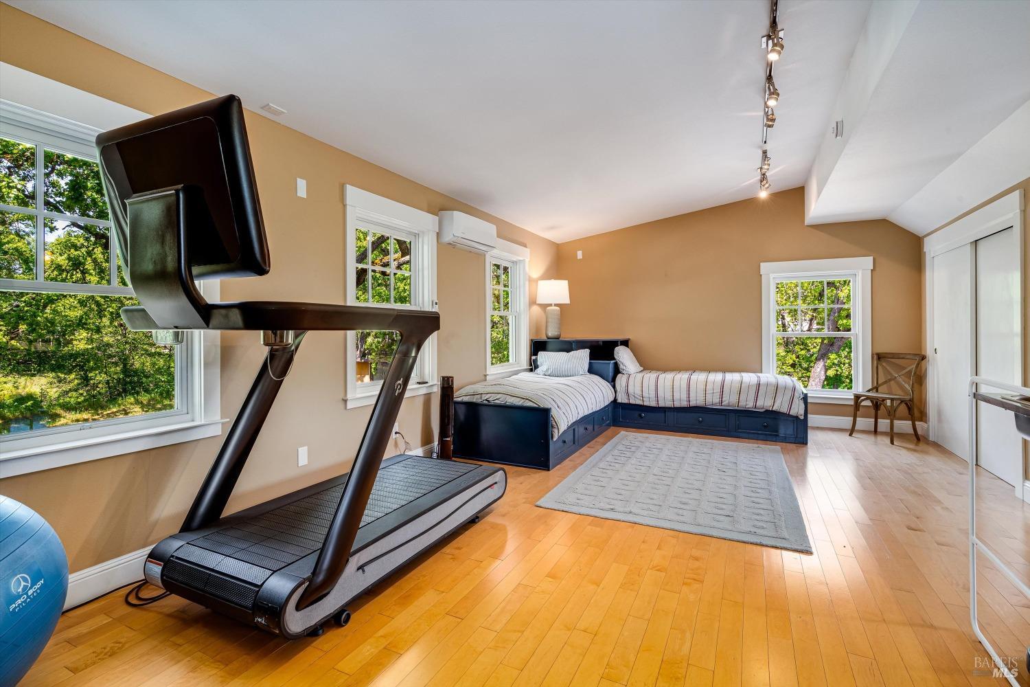 1079 Hedgeside Avenue Napa CA 94558
