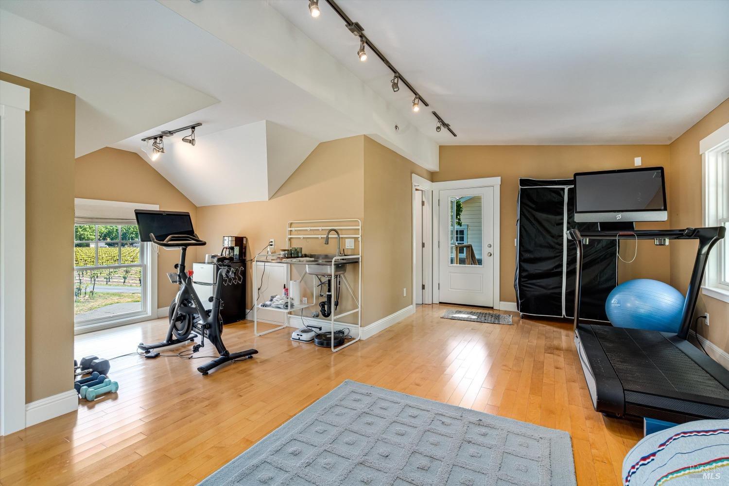 1079 Hedgeside Avenue Napa CA 94558