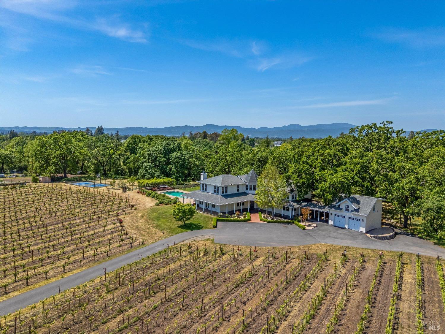 1079 Hedgeside Avenue Napa CA 94558