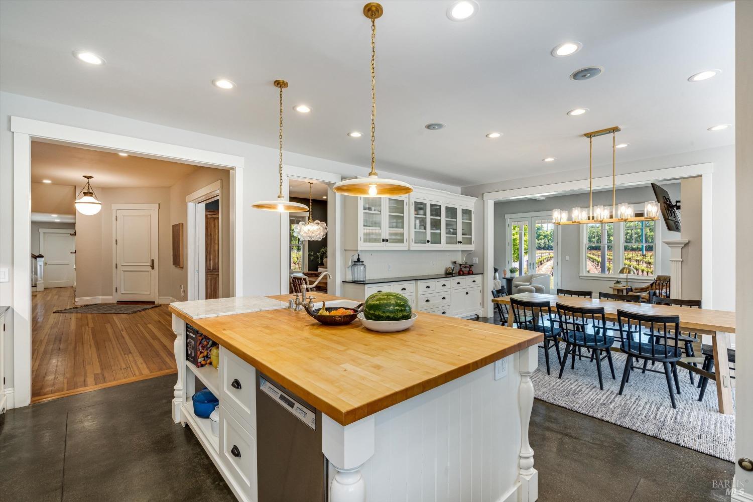 1079 Hedgeside Avenue Napa CA 94558