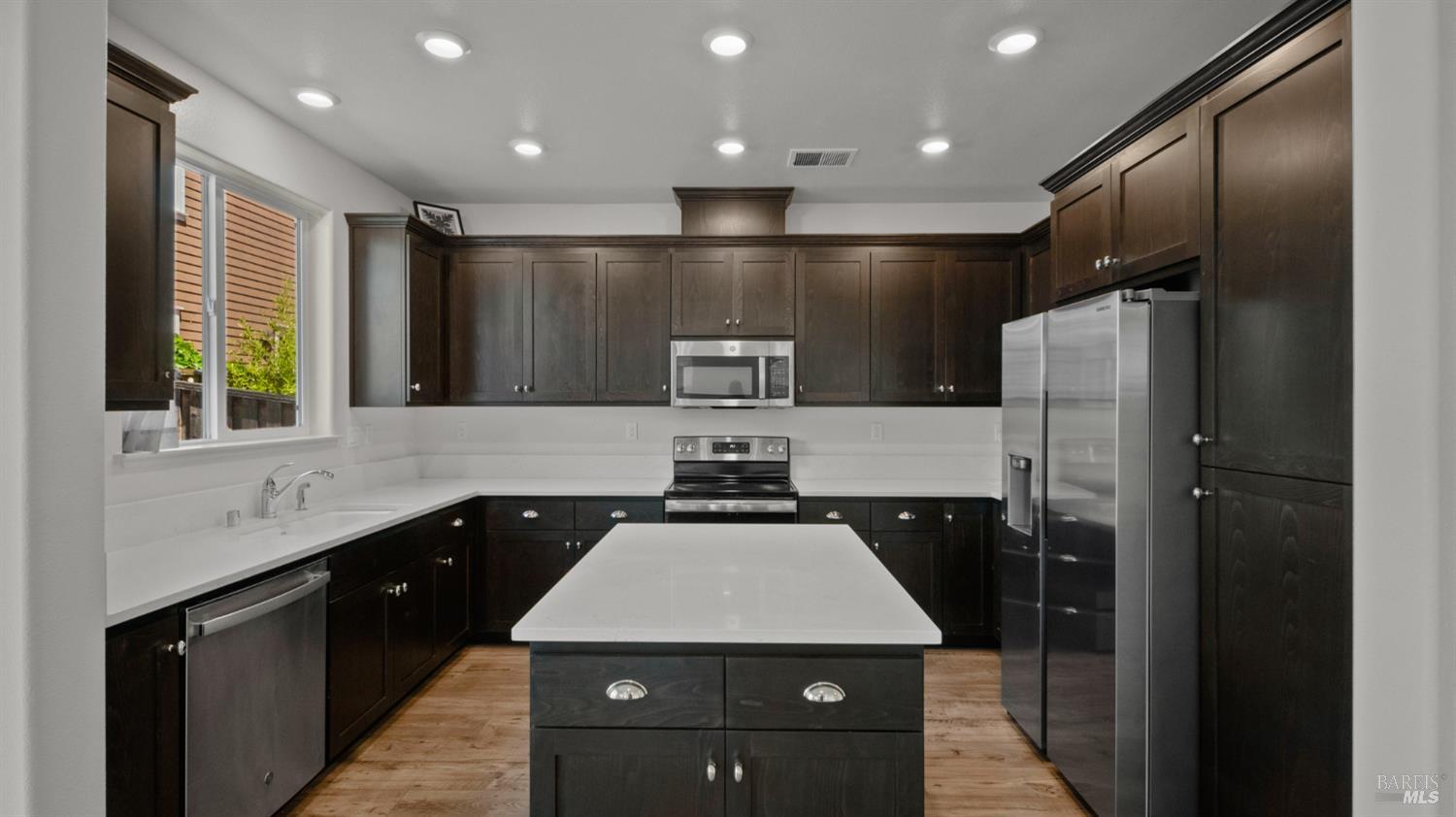 7461 Walker Way Rohnert Park CA 94928