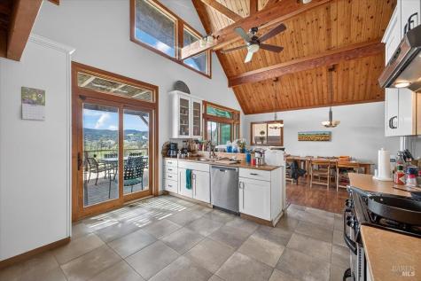 23881 Walling Road Geyserville CA 95441