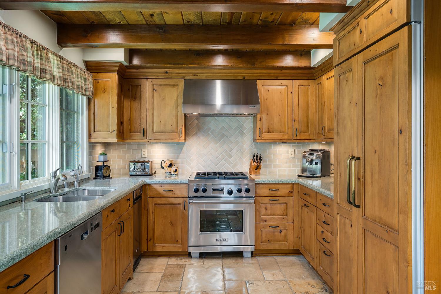 1660 Sylvaner Avenue St. Helena CA 94574