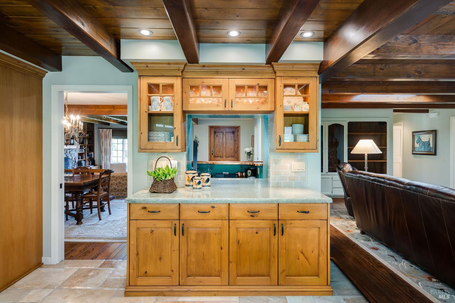 1660 Sylvaner Avenue St. Helena CA 94574