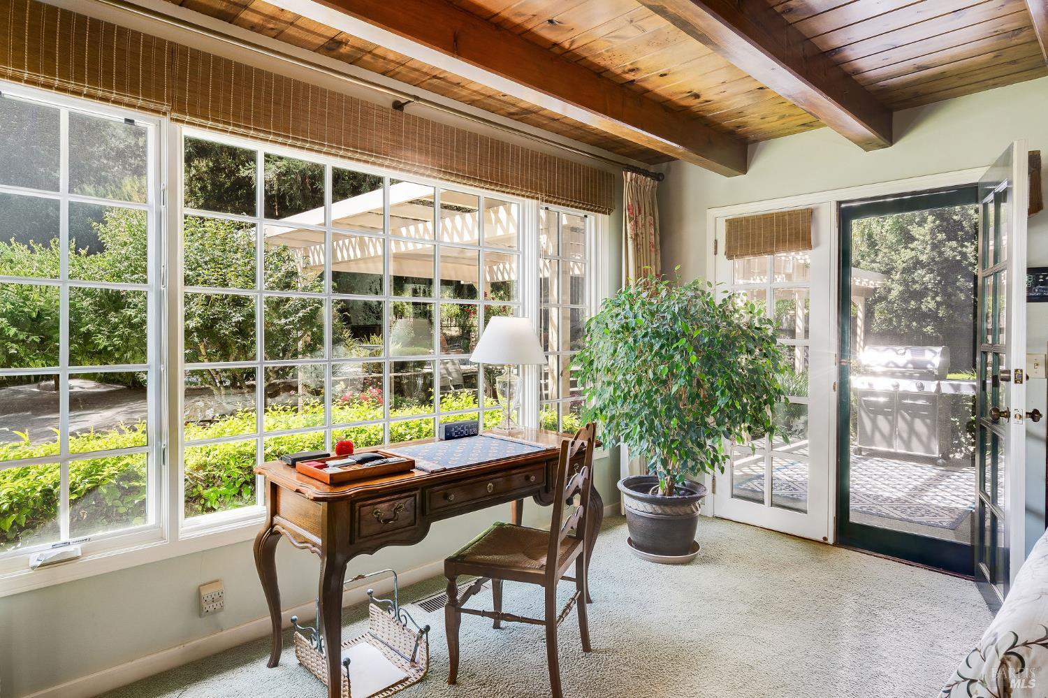 1660 Sylvaner Avenue St. Helena CA 94574