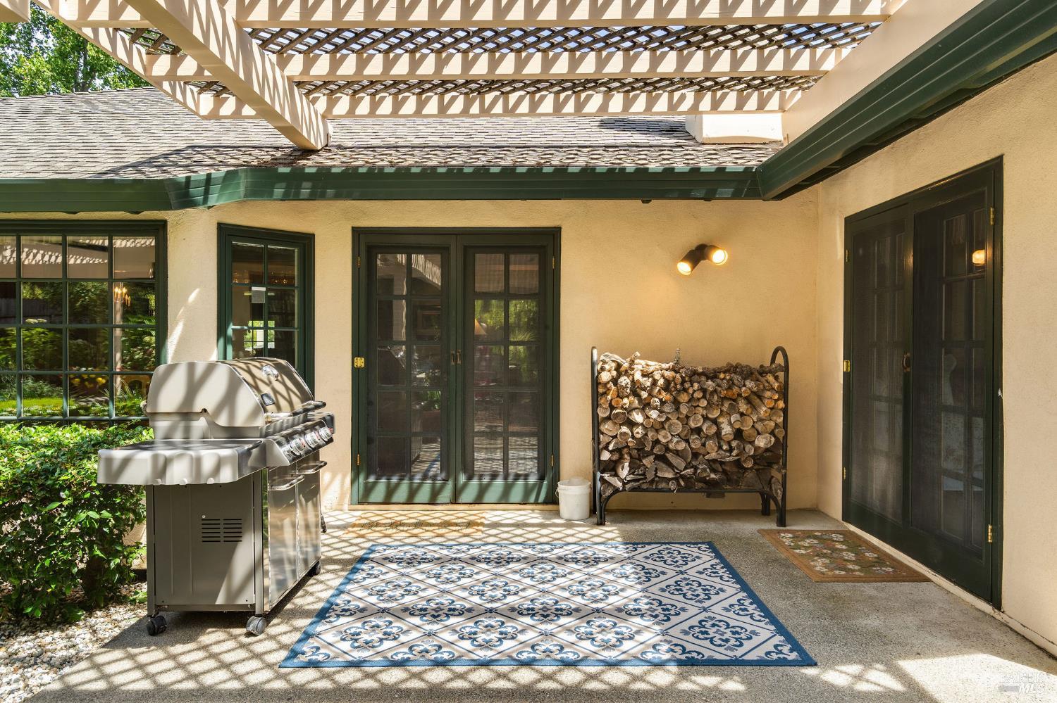 1660 Sylvaner Avenue St. Helena CA 94574