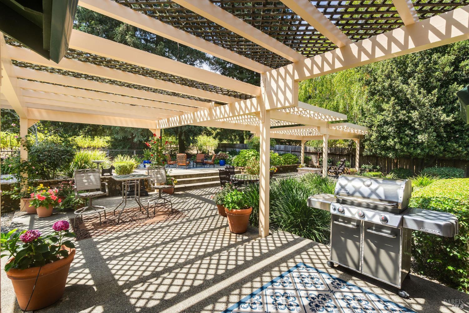 1660 Sylvaner Avenue St. Helena CA 94574