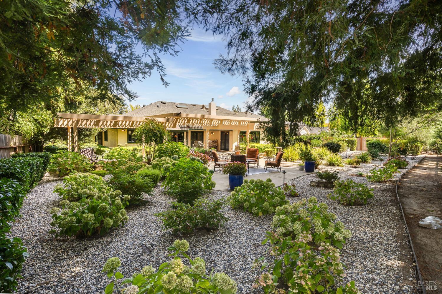 1660 Sylvaner Avenue St. Helena CA 94574