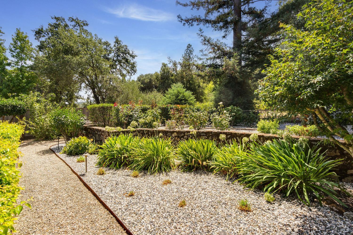 1660 Sylvaner Avenue St. Helena CA 94574