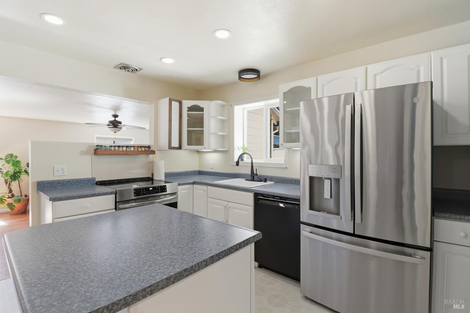 4270 Roblar Road Petaluma CA 94952
