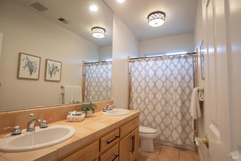 979 Lupine Court Healdsburg CA 95448