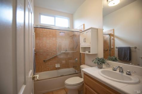 979 Lupine Court Healdsburg CA 95448