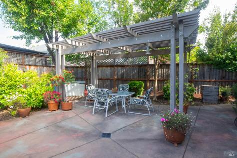 979 Lupine Court Healdsburg CA 95448