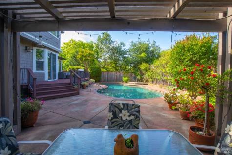 979 Lupine Court Healdsburg CA 95448
