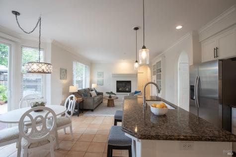 979 Lupine Court Healdsburg CA 95448