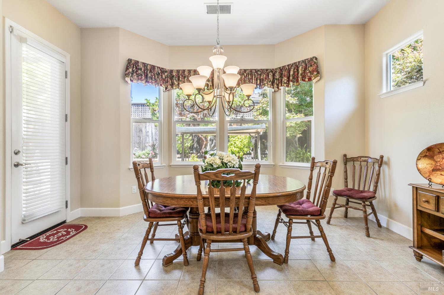 7536 Walnut Orchard Way Santa Rosa CA 95409