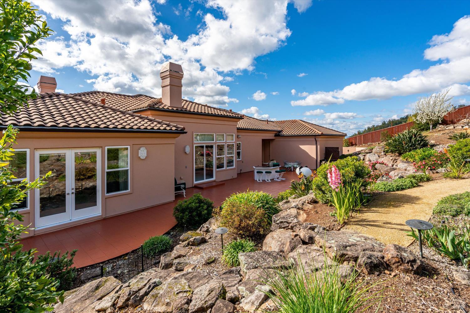 3729 Skyfarm Drive Santa Rosa CA 95403
