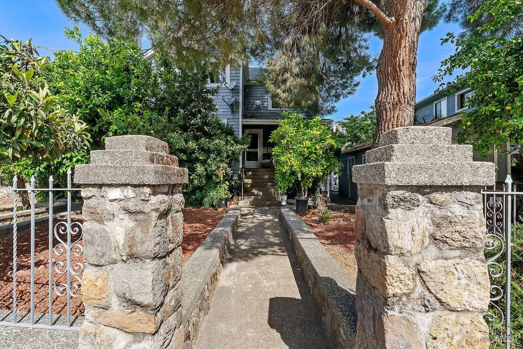 1046 Pope Street St. Helena CA 94574