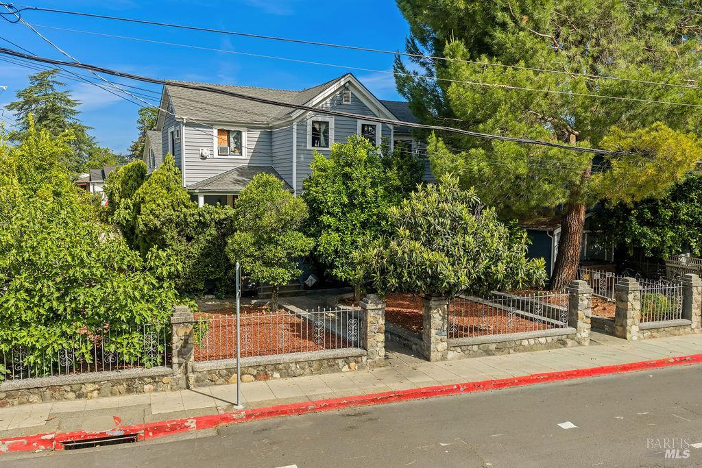 1046 Pope Street St. Helena CA 94574