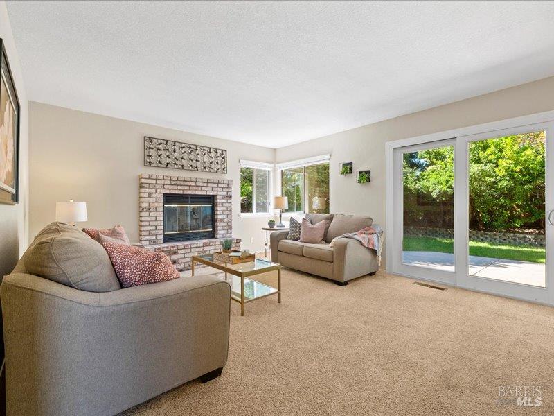 117 Nottingham Way Windsor CA 95492