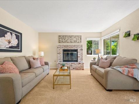117 Nottingham Way Windsor CA 95492