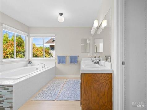 117 Nottingham Way Windsor CA 95492