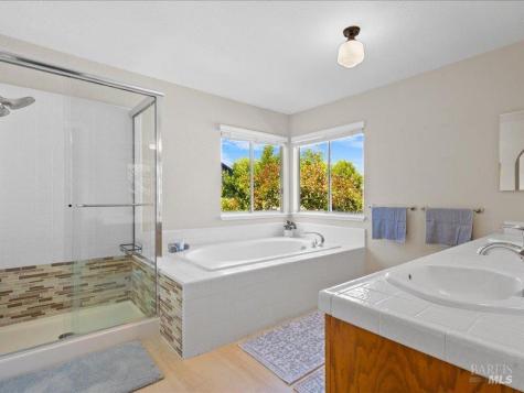 117 Nottingham Way Windsor CA 95492