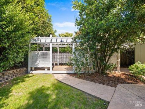 117 Nottingham Way Windsor CA 95492