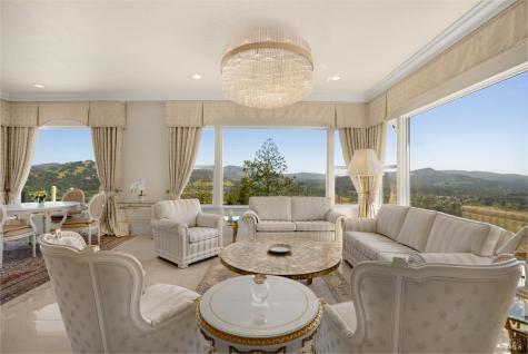 3682 Rocky Knoll Way Santa Rosa CA 95404