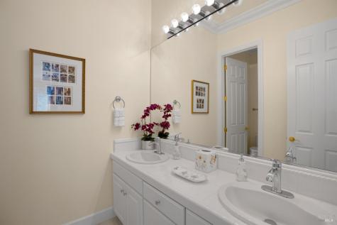 3682 Rocky Knoll Way Santa Rosa CA 95404